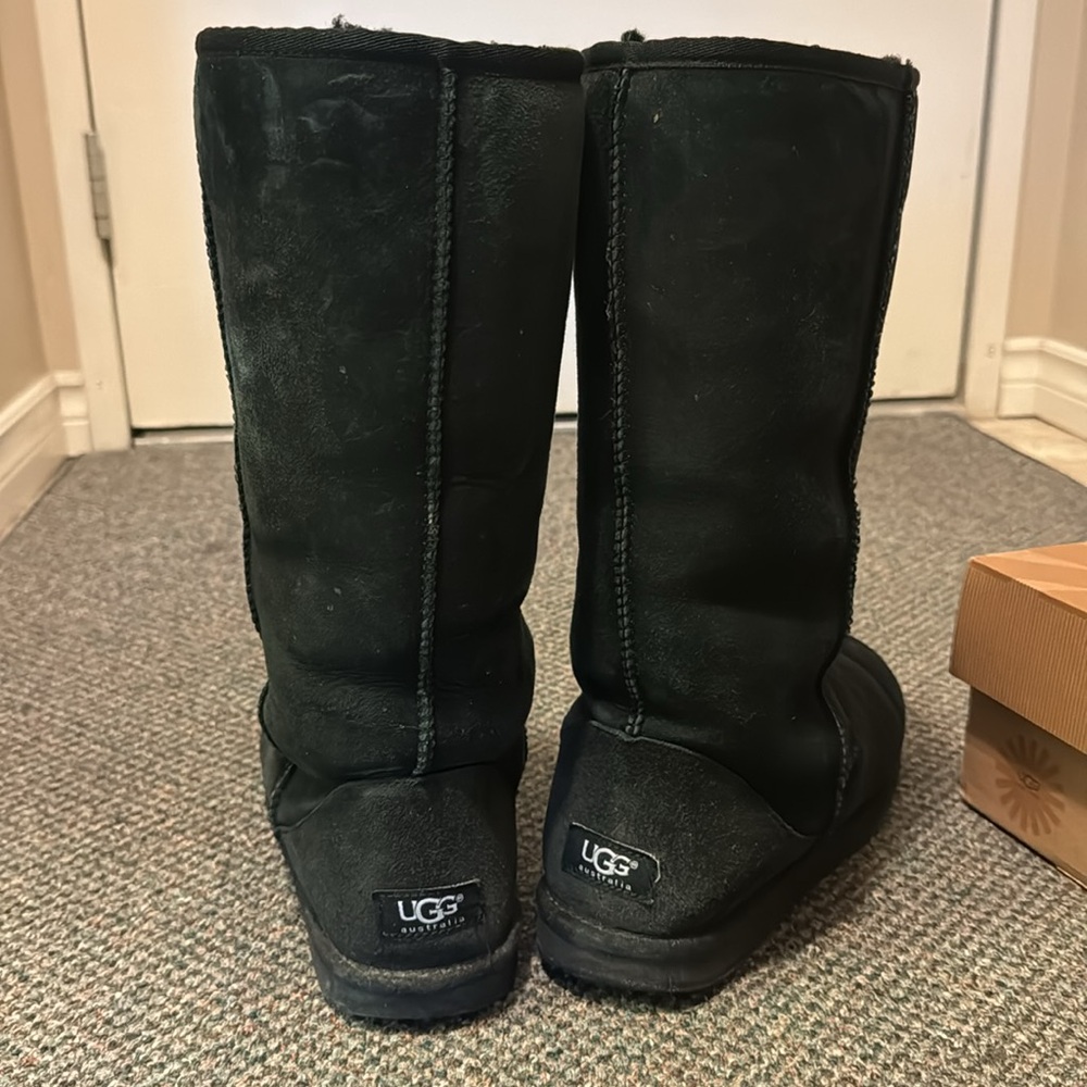 Classic Tall UGG Boots size 9
